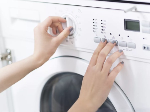علت روشن نشدن ماشین لباسشویی چیست؟ + راهکارهای عیب‌یابی در منزل